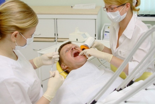 В Октябрьском районе Иркутска прокуратура обнаружила нелегальный стоматологический кабинет