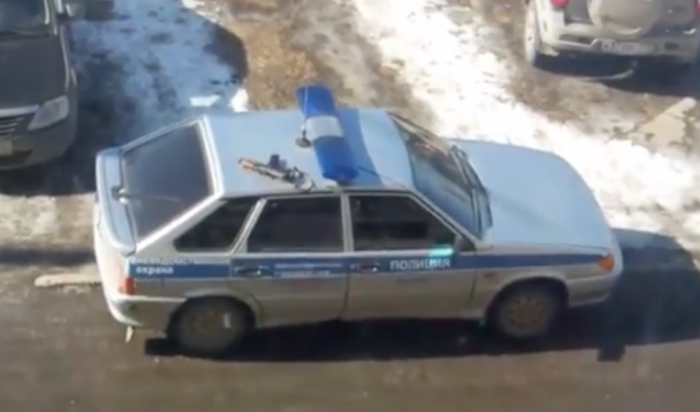 Пермские полицейские забыли калашников на крыше служебного авто