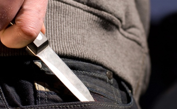 В Иркутской области на 4, 5 года осудили мужчину, напавшего с ножом  на врачей скорой помощи