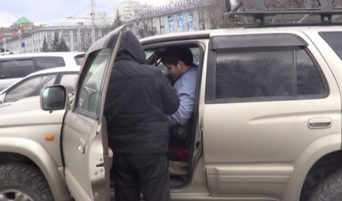 В Иркутске задержали подозреваемого в угонах автомобилей с парковок, расположенных возле вузов