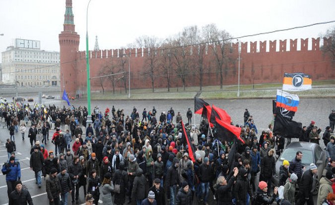 Оппозиция намерена провести 19 апреля шествие и митинг в центре Москвы