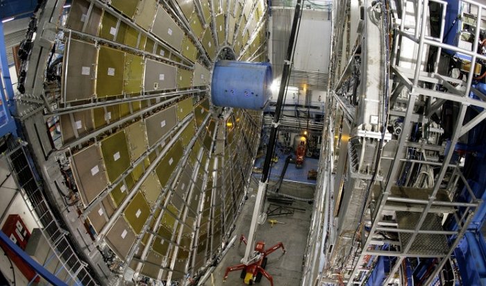 В Европе после двухлетнего перерыва перезапустили Большой адронный коллайдер