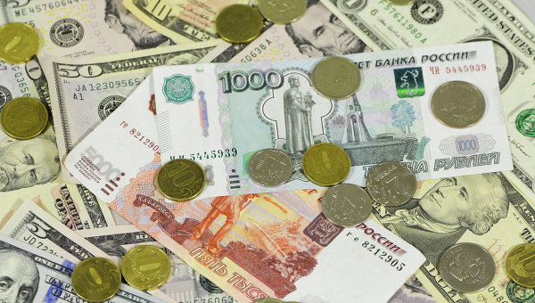 Курс доллара впервые с конца 2014 года упал ниже 56 рублей