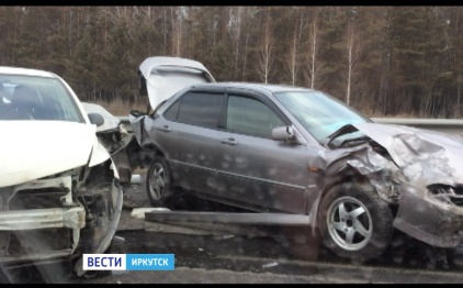 В Иркутске на объездной дороге Ново-Ленино столкнулись четыре автомобиля