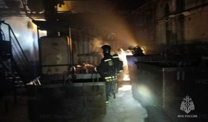 В Иркутске загорелся производственный цех