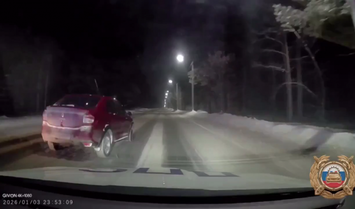 Полиция Ангарска задержала мужчину, который угрожал таксисту ножом (Видео)