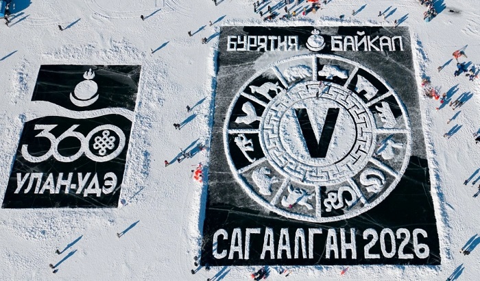 От Москвы до Мьянмы: гости из разных стран создали снежный шедевр на льду Байкала