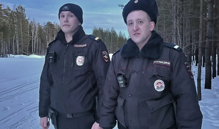 Полицейские спасли женщину, заблудившуюся в лесу Саянска (Видео)