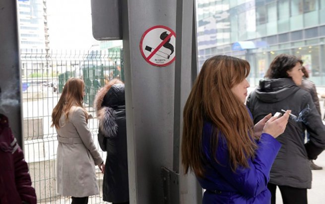 Курильщиков предлагают штрафовать на месте