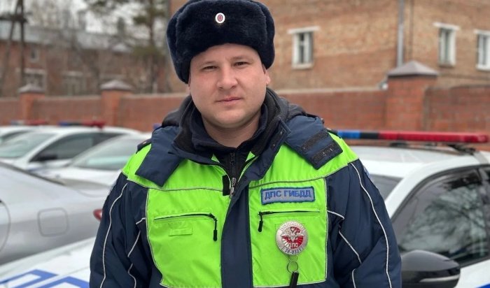 В Иркутске инспектор ДПС оперативно помог женщине найти виновника ДТП