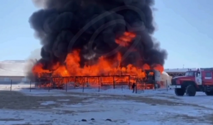 На Ольхоне сгорело здание Baikal View (Видео)