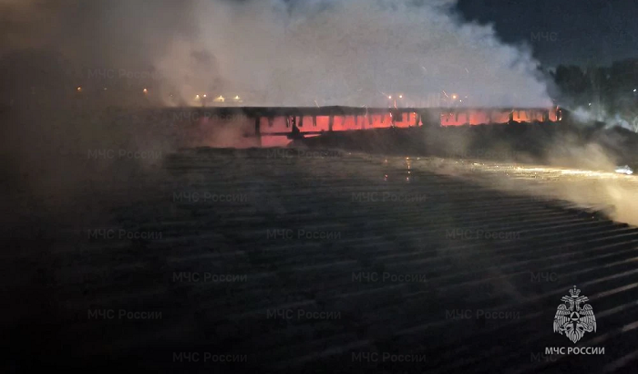 Крупный пожар в ангарском ТЦ «Подиум» ликвидирован силами 78 спасателей