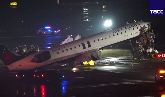 Столкновение в аэропорту Ла-Гуардиа: погибли пилоты, десятки пострадавших