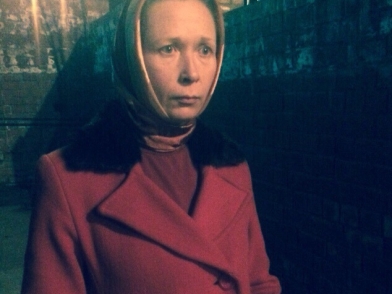 В Иркутске на улице Лермонтова задержана подозреваемая в распространении героина