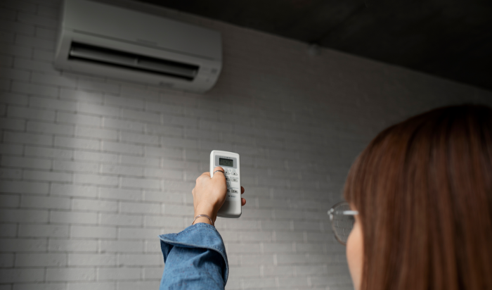 Россиян уведомили о штрафах за установку кондиционеров в квартирах