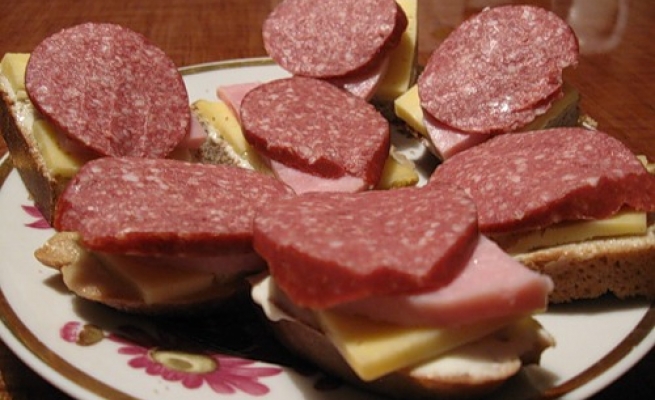 В Приморье почти 20 учеников отравились, позавтракав в школьной столовой