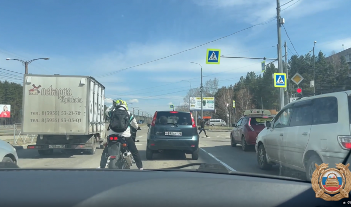В Ангарске у несовершеннолетнего мотоциклиста забрали байк за езду без прав (Видео)