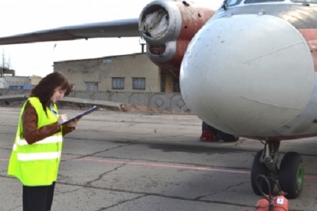 Иркутские судебные приставы арестовали за долги самолет