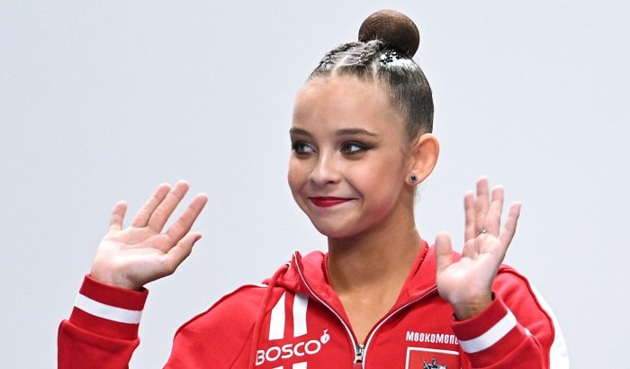 15-летняя россиянка выиграла золото ЧЕ-2026 в упражнении с обручем
