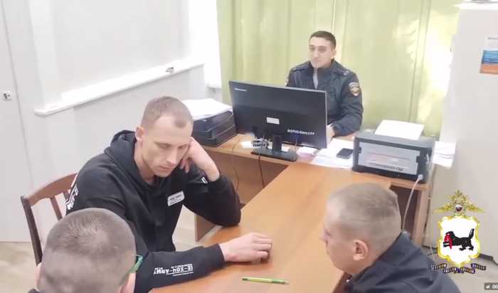 В Братске нашли парней, справивших нужду в фонтан (Видео)