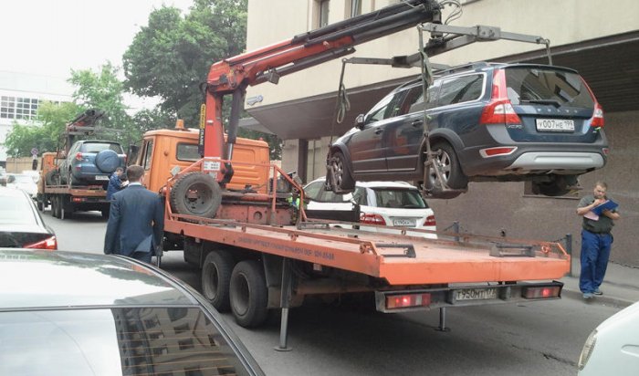 В Москве девушка на Porsche Cayenne насмерть сбила водителя эвакуатора