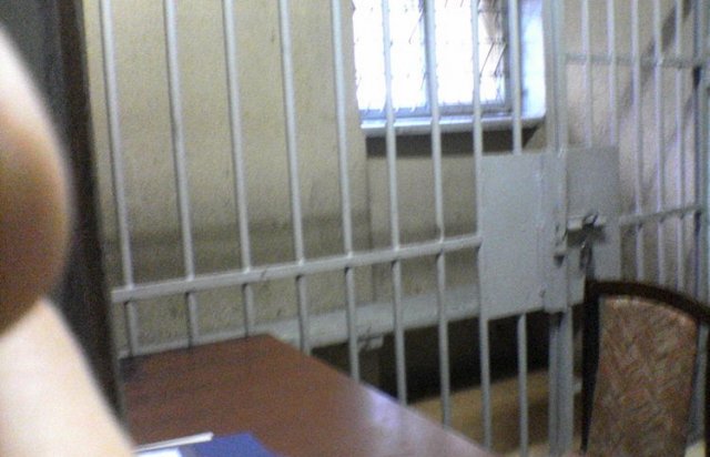 В Амурской области мужчина «избил сам себя» в отделении полиции, не зная о камерах видеонаблюдения