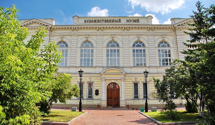 В Иркутском художественном музее устанавливают новое освещение в 11 залах