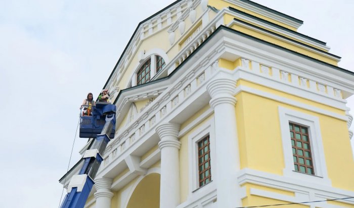 В Иркутске обновляют Московские ворота