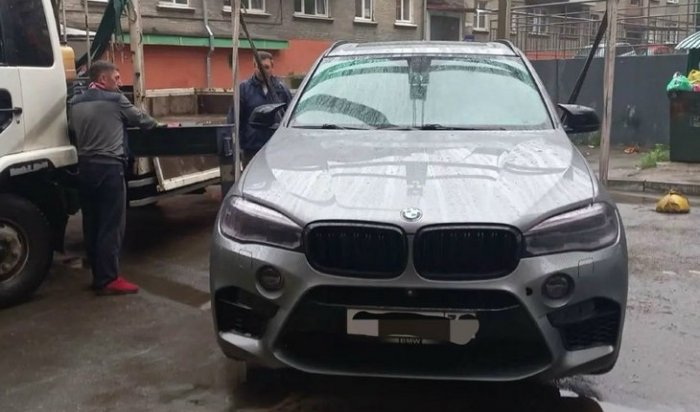Иркутянин погасил долг в 700 тысяч рублей после ареста своего BMW