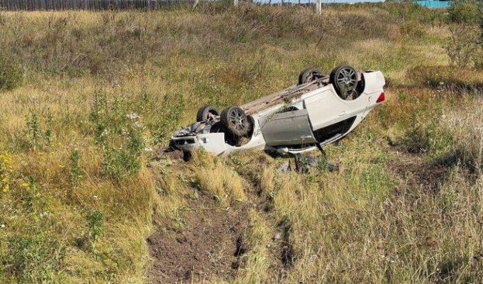 В Хомутово 18-летняя девушка погибла в результате ДТП с перевернувшейся иномаркой (Видео)