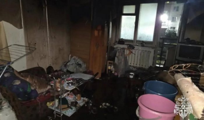 69-летняя женщина погибла на пожаре в Усть-Илимске из-за непотушенной сигареты