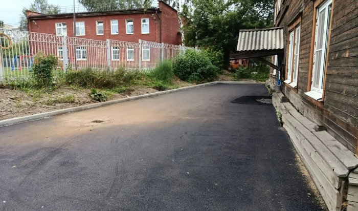 Шесть дворов отремонтировали в Правобережном округе