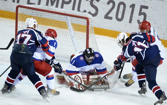 Российские хоккеисты уступили сборной США — 2:4