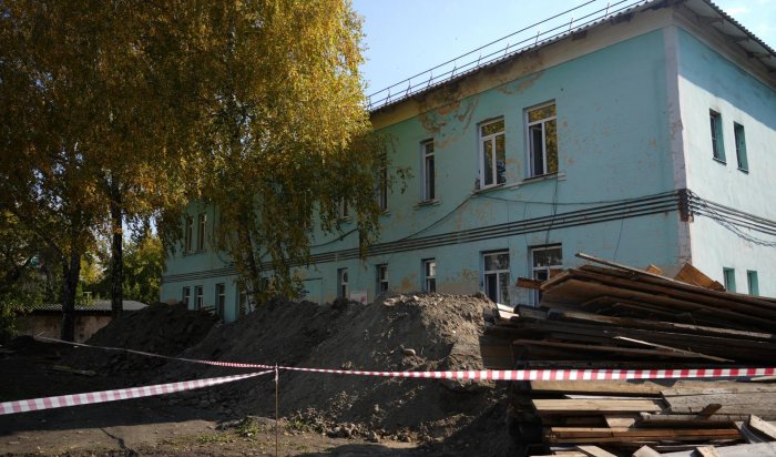 В Нижнеудинске продолжается ремонт Межпоселенческой центральной библиотеки