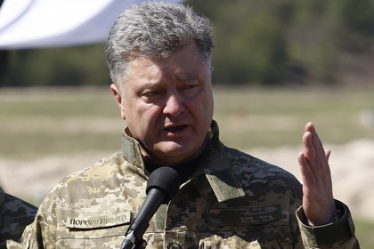 Порошенко пообещал отбить Донецкий аэропорт у ополченцев