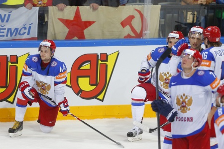 Сборную России по хоккею в аэропорту никто не встречал