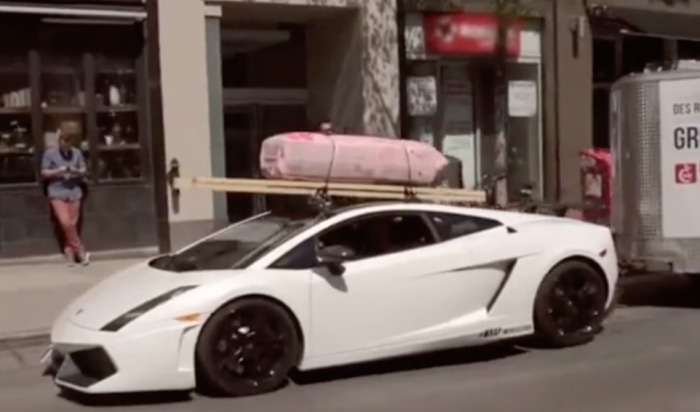 Видео дня: на Lamborghini за стройматериалами