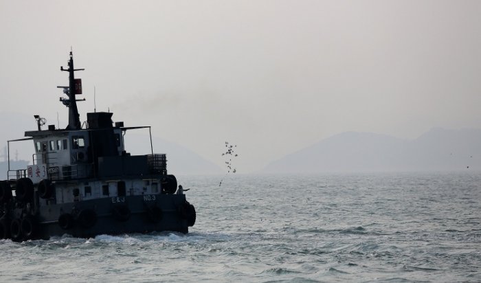 В Китае из-за смерча затонул четырехпалубный теплоход. На борту находились 458 человек