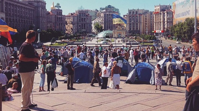 На Майдане активисты установили палатки и объявили голодовку