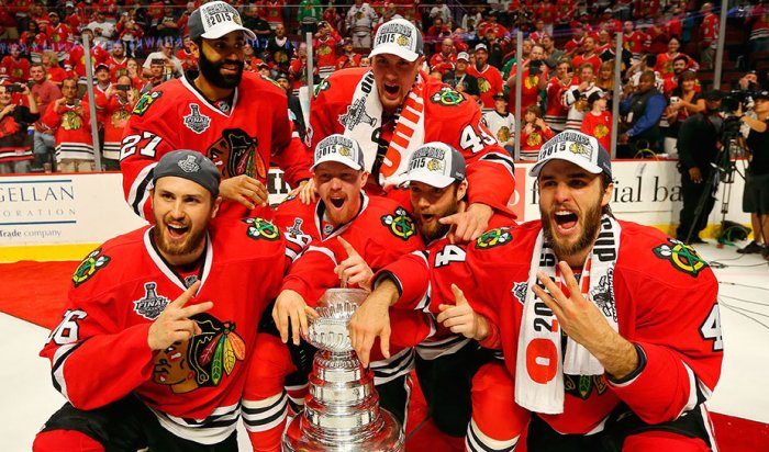 Хоккейный клуб «Чикаго»в третий раз завоевал Кубок Стэнли