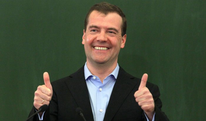 Медведев предложил потратить антикризисный фонд на Крым