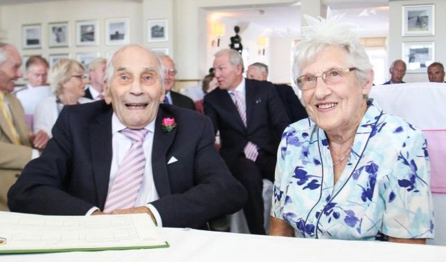 103-летний жених и 91-летняя невеста сыграли свадьбу в Британии