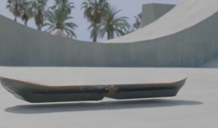 Lexus разработал левитирующий скейтборд