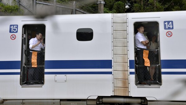 Пассажир японского метро превратил себя в живой факел