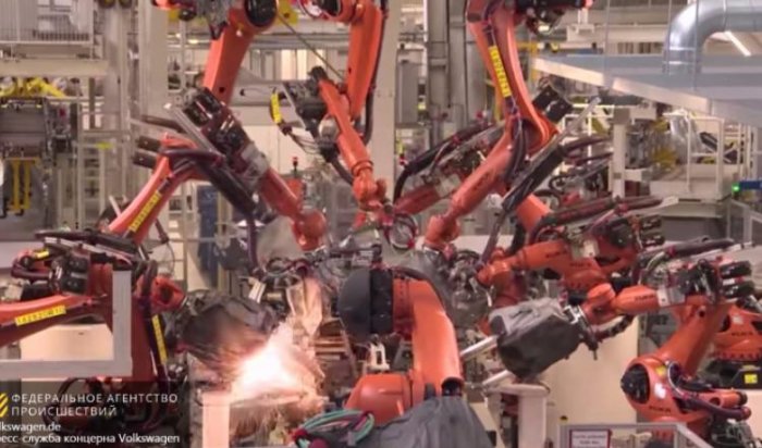 На заводе Volkswagen робот раздавил человека