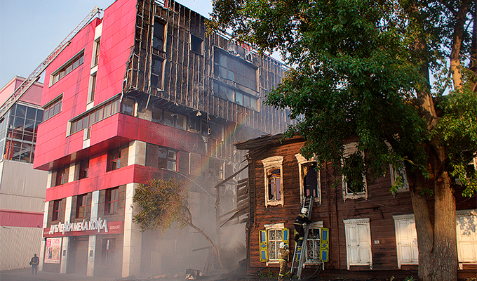 В Иркутске на улице Горной  горел бизнес-центр