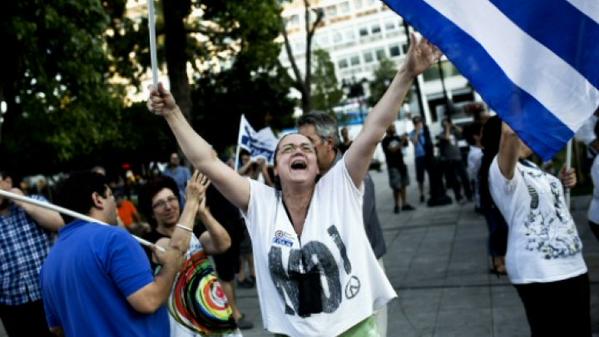 Итоги греческого референдума совпали с  волной протестов среди местных жителей Афин