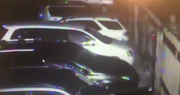В Иркутске ночью на охраняемой стоянке подожгли три автомобиля (Видео)