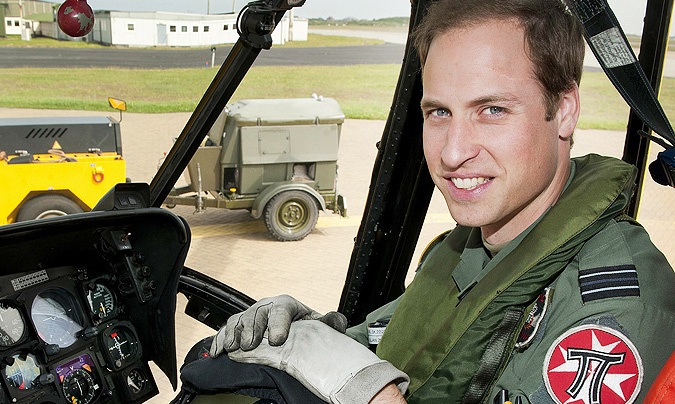 Принц Уильям начал работать пилотом вертолета скорой помощи