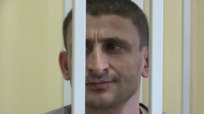 Подозреваемые в разбое зашили себе рты в зале суда в Москве